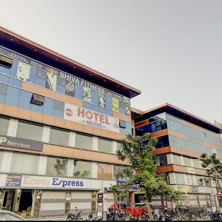 Hotel Nexus Surat Ngoại thất bức ảnh